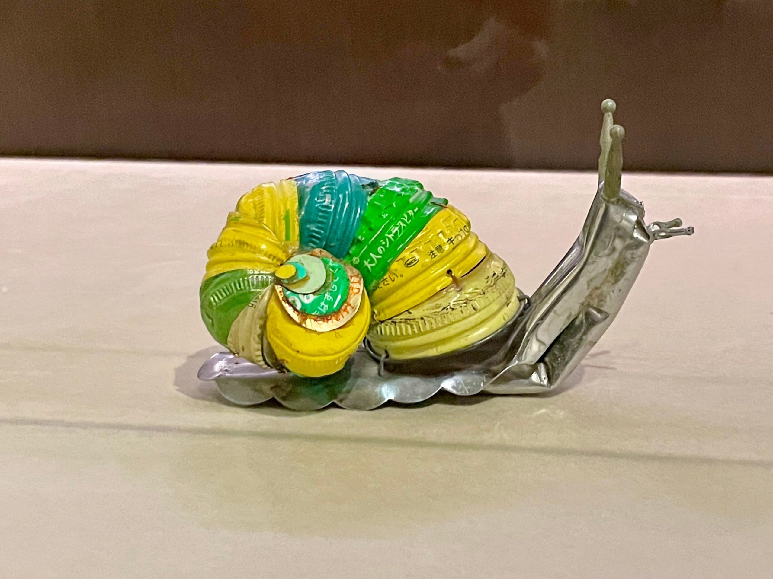 カタツムリのような立体作品の画像