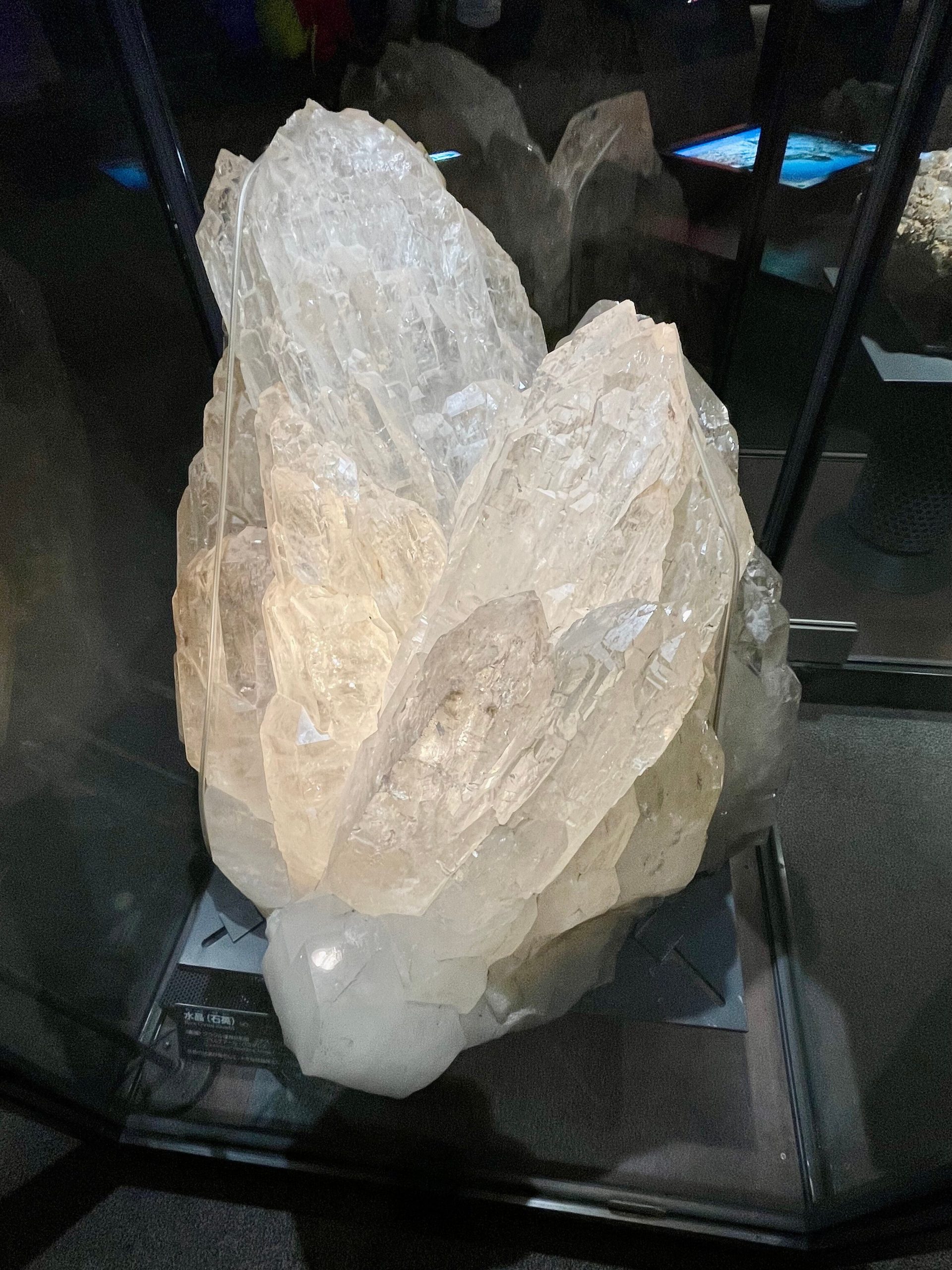 大きな水晶の標本の画像