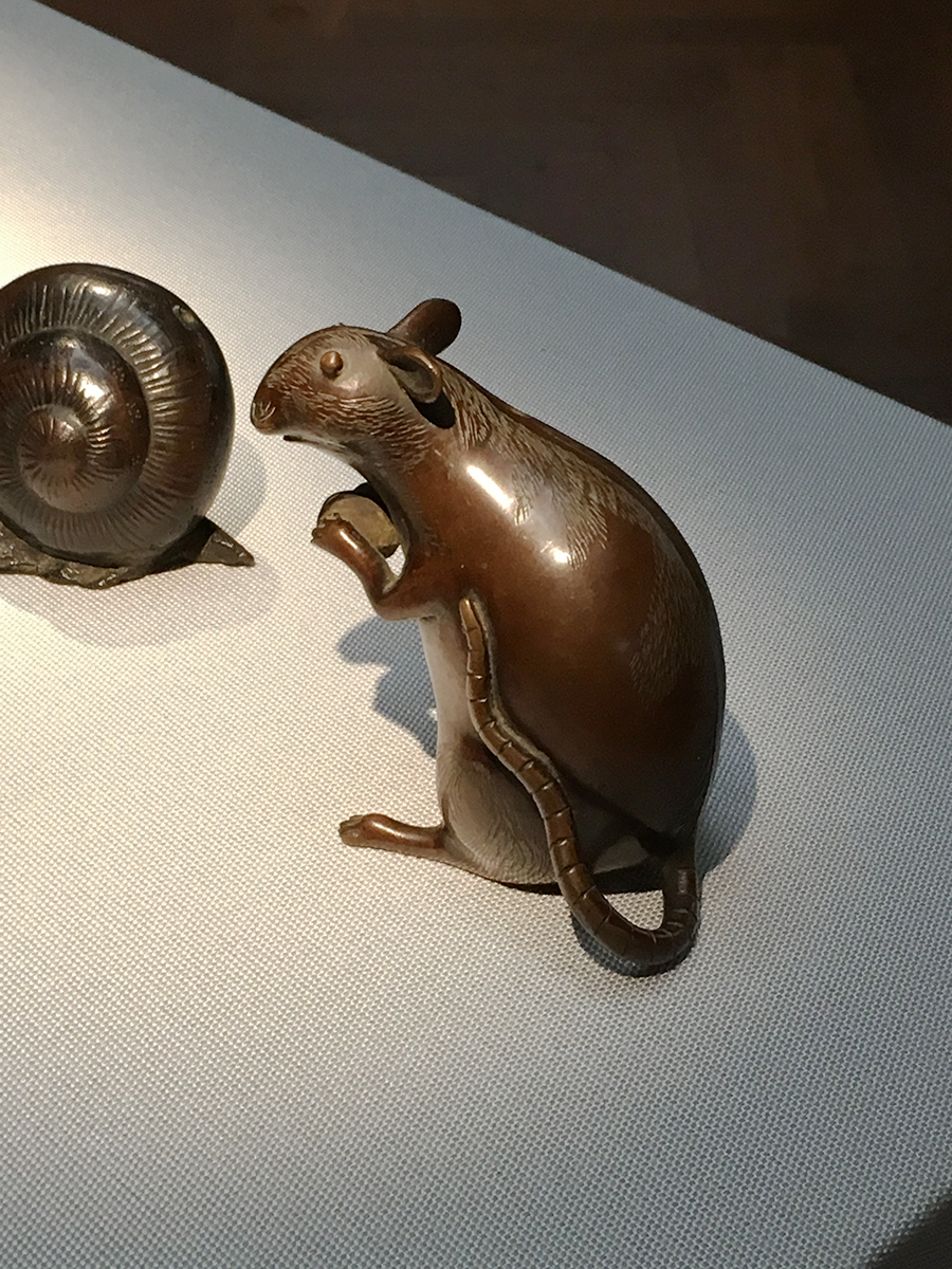 鼠の水滴の画像